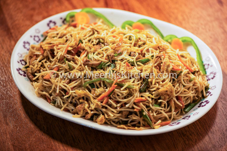 Chicken Noodles/ Chinese Chicken Noodles Recipe
