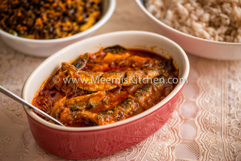 Pressure cooked Sardines / Pressure Cooker Mathi Curry