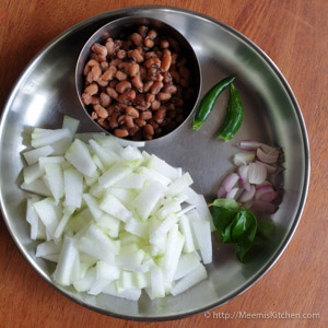 Olan / Kerala Sadya Style Olan / Ash Gourd Soup