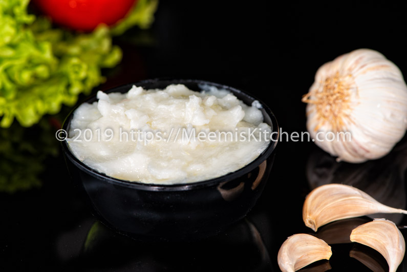 Toum / Traditional Labanese Garlic Sauce