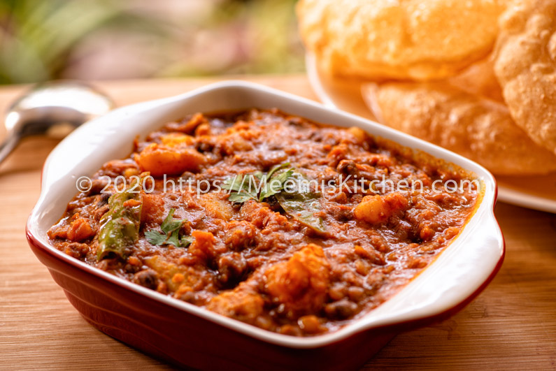 Black Chickpeas and Potato curry/ Aloo Chana Masala